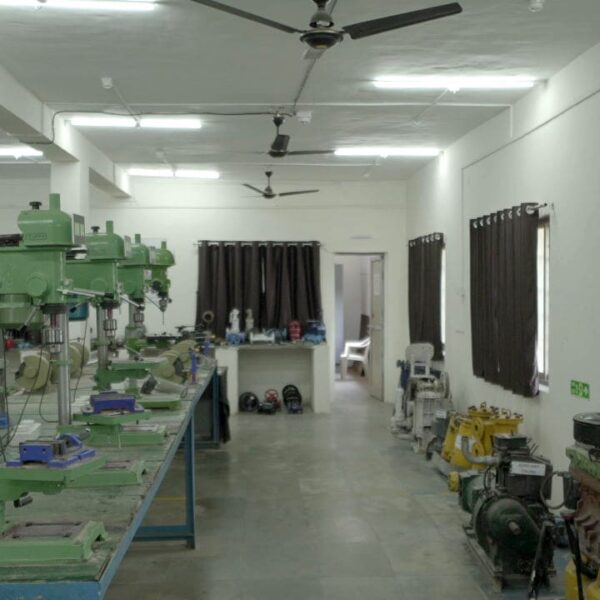 16 a 600x600